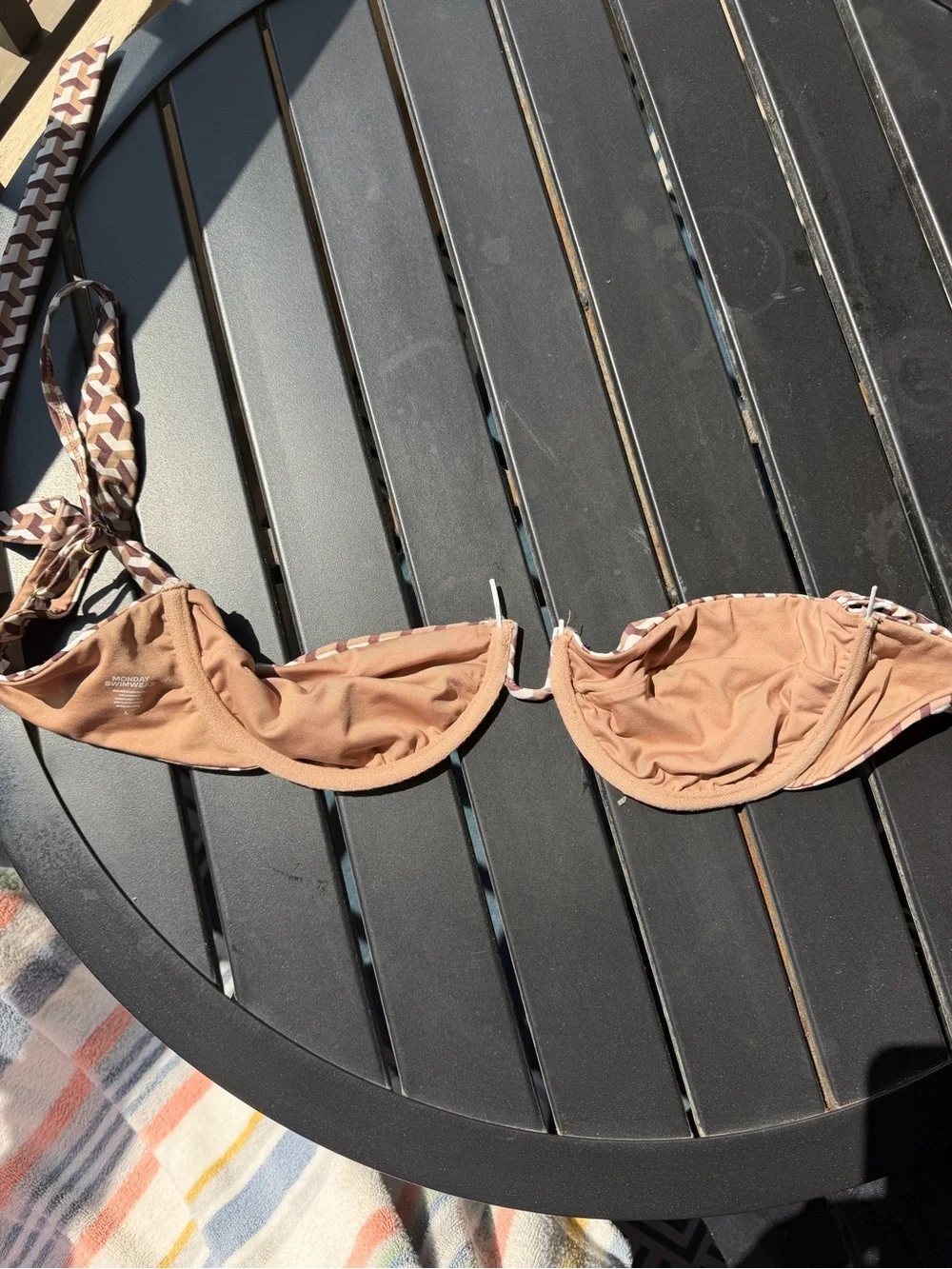 Monday Swimwear CALA ROJA TOP - HUSK GEO